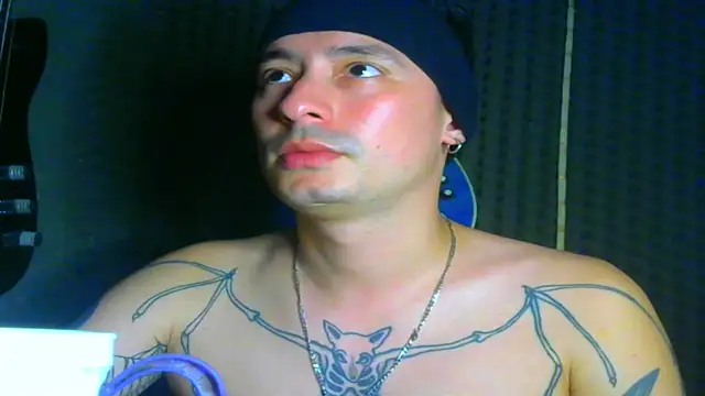 Snapshot of vampireathome chatting on February 21, 7:56 am vampireathome online show from February 21, 7:56 am