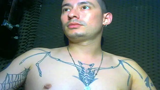 Snapshot of vampireathome chatting on March 14, 8:53 am vampireathome online show from March 14, 8:53 am