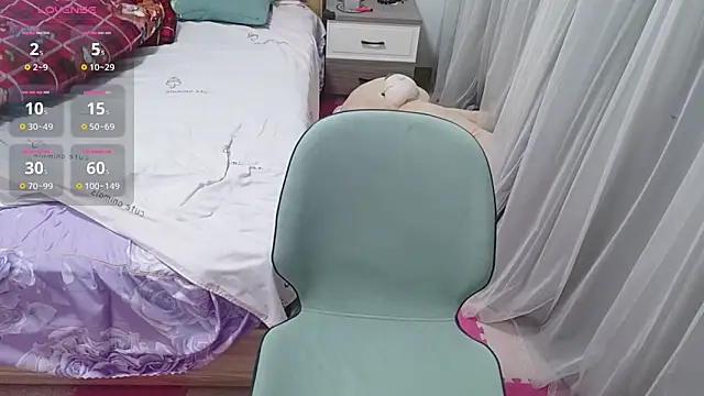 Snapshot of vi-vi-11 chatting on March 6, 2:18 pm vi-vi-11 online show from March 6, 2:18 pm