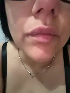 daianaspencer online show from April 17, 6:49 am