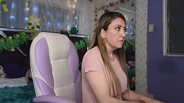 Snapshot of Dary_walker chatting on March 22, 12:04 pm Dary walker online show from March 22, 12:04 pm