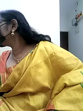 Snapshot of niiveditha chatting on February 8, 7:05 pm niiveditha online show from February 8, 7:05 pm