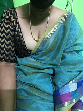 Snapshot of niiveditha chatting on March 17, 6:53 pm niiveditha online show from March 17, 6:53 pm