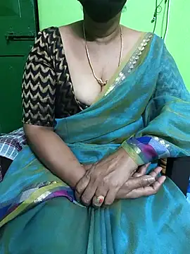 Snapshot of niiveditha chatting on March 17, 10:06 pm niiveditha online show from March 17, 10:06 pm