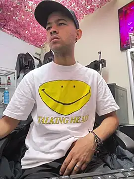 Snapshot of Twink_X chatting on February 11, 2:57 pm Twink X online show from February 11, 2:57 pm