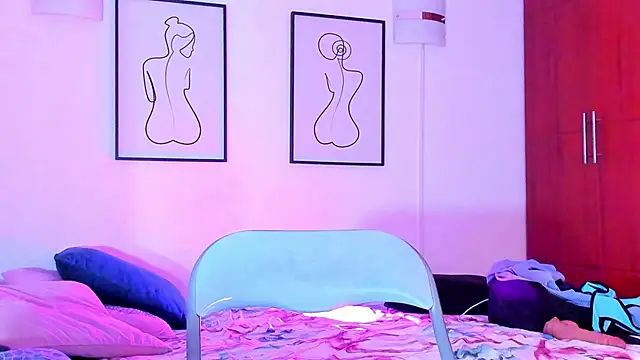 Snapshot of Tatianaa@xh chatting on February 10, 5:19 pm Tatianaaxh online show from February 10, 5:19 pm