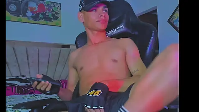 Snapshot of stitchs_smith chatting on February 5, 9:50 pm stitchs smith online show from February 5, 9:50 pm