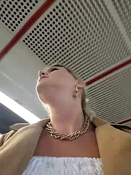 Snapshot of Sexybiene969 chatting on September 10, 3:56 pm Sexybiene969 online show from September 10, 3:56 pm