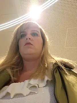 Snapshot of Sexybiene969 chatting on October 16, 4:08 pm Sexybiene969 online show from October 16, 4:08 pm