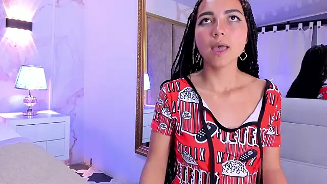 Snapshot of ValerieHyde chatting on March 1, 2:59 am ValerieHyde online show from March 1, 2:59 am