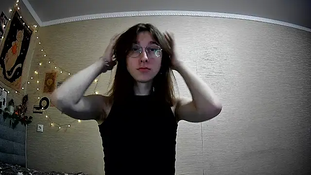 Snapshot of tangerine4dreams chatting on February 9, 7:49 am tangerine4dreams online show from February 9, 7:49 am