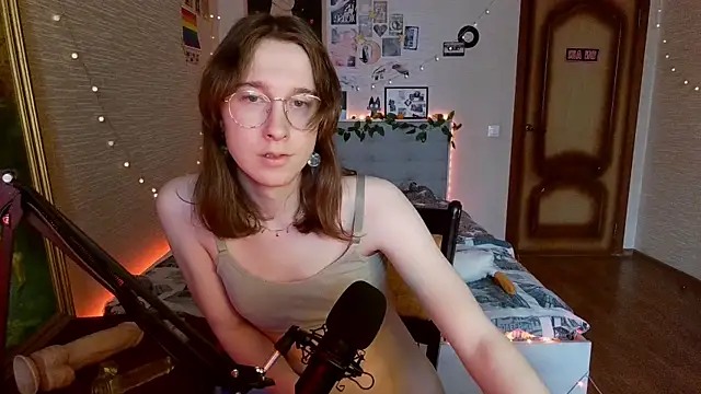 Snapshot of tangerine4dreams chatting on February 22, 9:23 am tangerine4dreams online show from February 22, 9:23 am