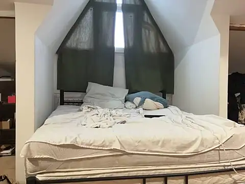 Julian wins online show from February 13, 9:20 am