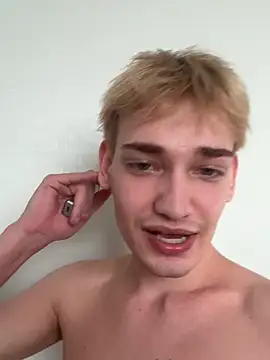 Julian wins online show from April 10, 11:48 am