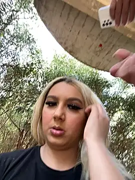 hotamanda01 online show from December 1, 10:31 am