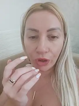 Snapshot of visnjica chatting on June 2, 3:25 pm visnjica online show from June 2, 3:25 pm