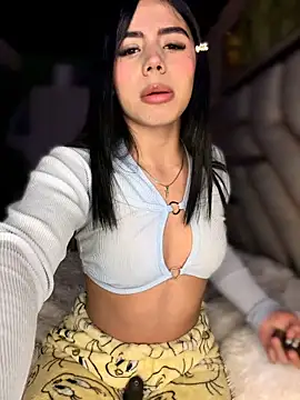 Laura-Khalifa online show from April 15, 3:46 am