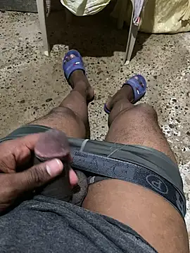 Snapshot of Blackmaicrost chatting on February 6, 6:29 am Blackmaicrost online show from February 6, 6:29 am