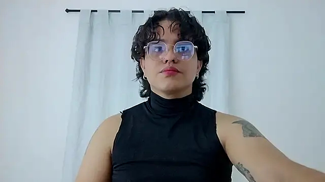 Snapshot of Diane_blossom chatting on February 4, 10:26 pm Diane blossom online show from February 4, 10:26 pm