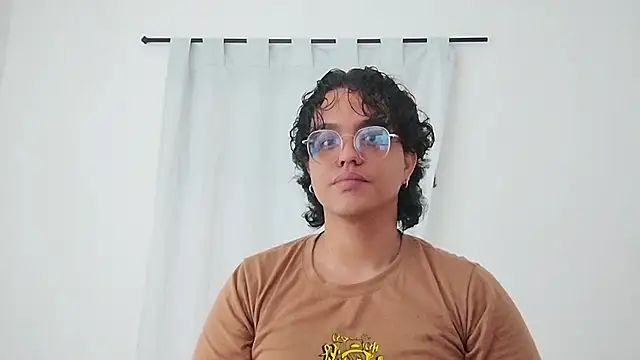 Snapshot of Diane_blossom chatting on February 7, 12:14 am Diane blossom online show from February 7, 12:14 am