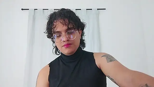 Snapshot of Diane_blossom chatting on February 10, 1:53 am Diane blossom online show from February 10, 1:53 am