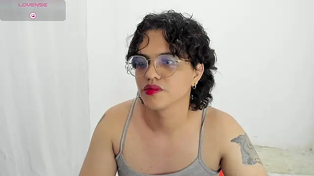 Snapshot of Diane_blossom chatting on February 15, 12:07 am Diane blossom online show from February 15, 12:07 am