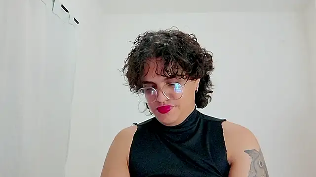 Snapshot of Diane_blossom chatting on February 21, 1:06 am Diane blossom online show from February 21, 1:06 am