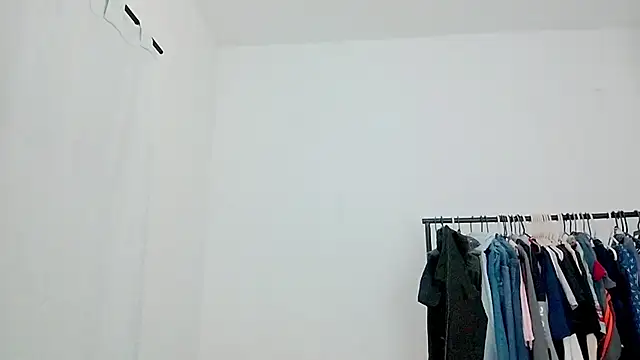 Snapshot of Diane_blossom chatting on February 21, 10:44 pm Diane blossom online show from February 21, 10:44 pm