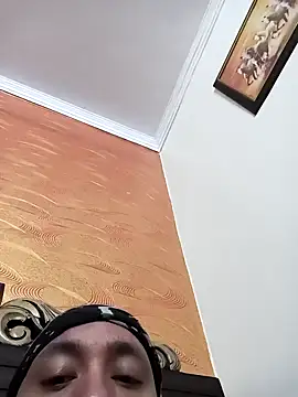 Snapshot of innocentboy1987 chatting on February 12, 12:58 am innocentboy1987 online show from February 12, 12:58 am