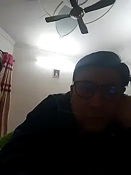 Snapshot of innocentboy1987 chatting on March 4, 4:49 am innocentboy1987 online show from March 4, 4:49 am