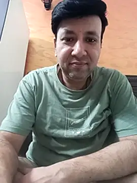 Snapshot of innocentboy1987 chatting on May 19, 4:35 pm innocentboy1987 online show from May 19, 4:35 pm