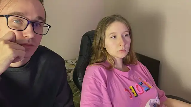 Snapshot of Sabrinaanddaniel chatting on November 15, 9:21 pm Sabrinaanddaniel online show from November 15, 9:21 pm