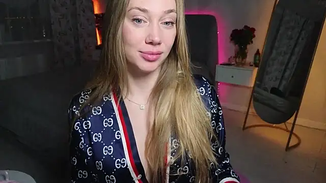 Snapshot of Engel_13 chatting on May 4, 7:54 pm Engel 13 online show from May 4, 7:54 pm