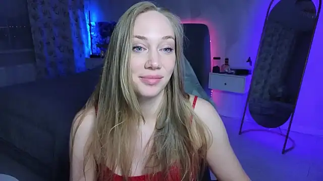 Snapshot of Engel_13 chatting on May 15, 7:10 pm Engel 13 online show from May 15, 7:10 pm