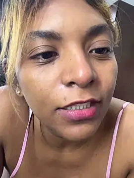 Snapshot of nicollesofia2 chatting on May 16, 4:31 am nicollesofia2 online show from May 16, 4:31 am