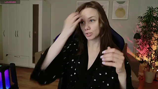 alexa feels  online show from April 9, 4:01 pm