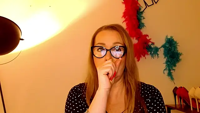 Snapshot of leaxSTAR chatting on February 20, 2:46 pm leaxSTAR online show from February 20, 2:46 pm