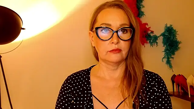 Snapshot of leaxSTAR chatting on February 20, 6:02 pm leaxSTAR online show from February 20, 6:02 pm