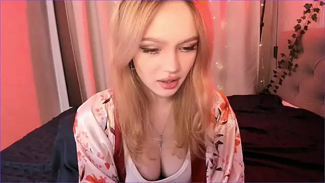 MiaRanki online show from April 7, 9:48 pm