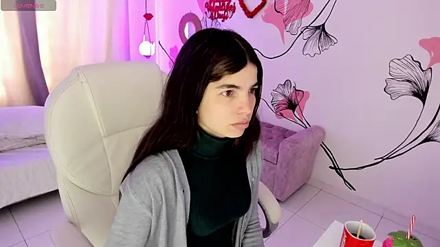 Isabela Fiorelli online show from February 9, 1:15 pm