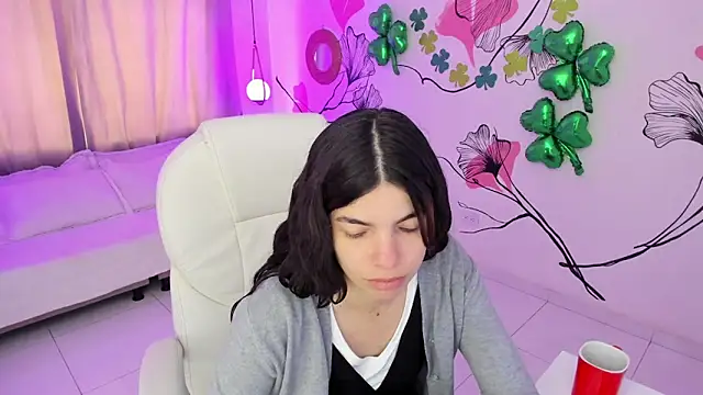 Isabela Fiorelli online show from March 28, 1:22 pm