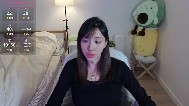 Snapshot of joycemilka chatting on April 8, 12:05 pm joycemilka online show from April 8, 12:05 pm