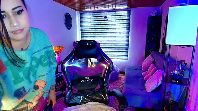 cherryy bombshelll online show from April 9, 2:44 pm