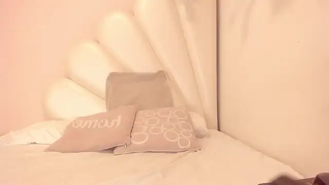 Snapshot of Olivia_Stevens chatting on March 7, 7:49 pm Olivia Stevens online show from March 7, 7:49 pm