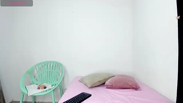 Olivia Stevens online show from May 2, 8:47 pm