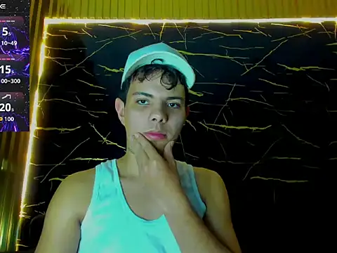 Snapshot of Alessandro_1610 chatting on May 31, 5:59 am Alessandro 1610 online show from May 31, 5:59 am