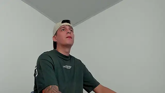 Snapshot of hugosan12 chatting on February 15, 3:06 pm hugosan12 online show from February 15, 3:06 pm