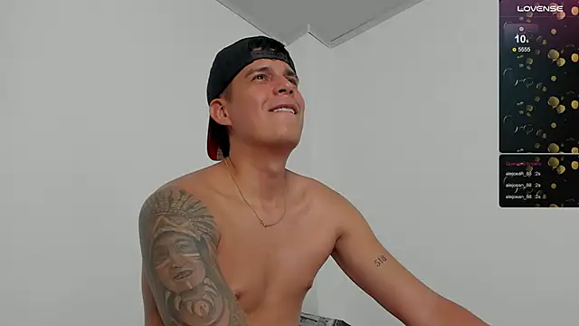 Snapshot of hugosan12 chatting on March 7, 6:46 am hugosan12 online show from March 7, 6:46 am