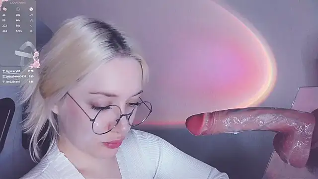 Snapshot of _chatur_babe chatting on March 22, 7:53 pm  chatur babe online show from March 22, 7:53 pm