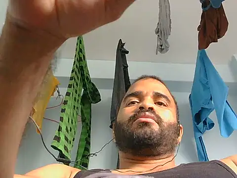 Snapshot of YOX22 chatting on July 26, 9:32 pm YOX22 online show from July 26, 9:32 pm